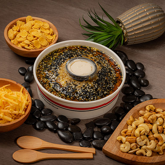 عريكة قشطة وعسل وجبن وسط
